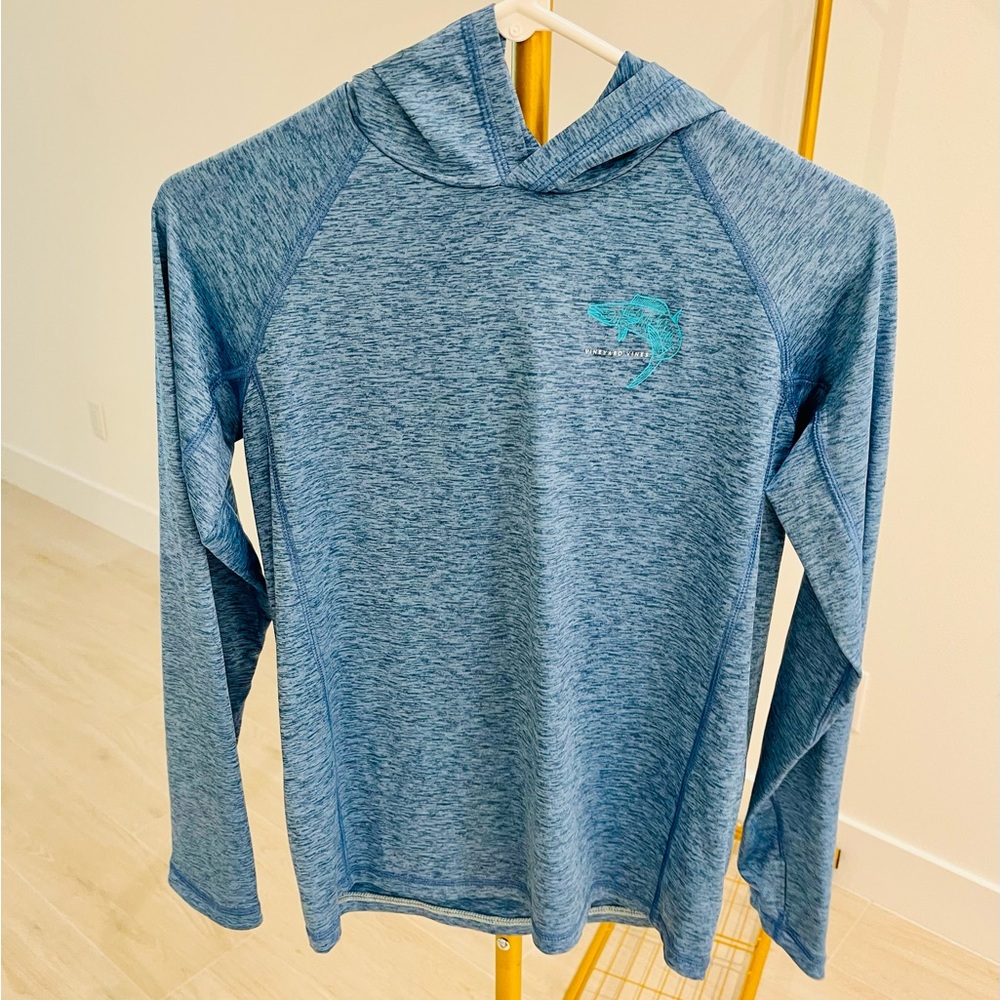 Boys Vineyard Vines performance fabric pullover with hood. Size M.